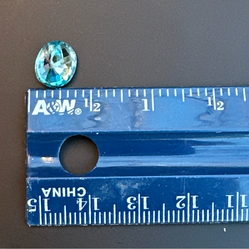 4.43 Crt Natural Zircon Faceted Gemstone - Picture 8 of 17